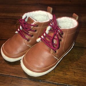 Boys GAP walker boots